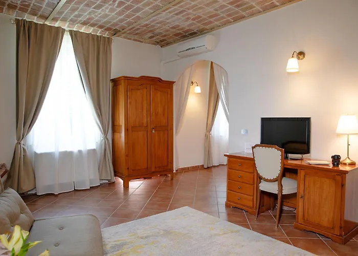 Belvedere Monferrato Relais & Wellness * Vignale